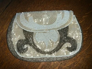 Ancienne bourse en broderie de perles fleur de lys - Picture 1 of 4