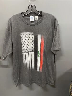 Camiseta a rayas rojas Port&Company XL USA Flag para hombre Foto 1 de 3