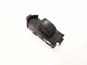 Daihatsu Sirion 2006 1.3 front left door electric window control switch 192752 - Picture 1 of 5