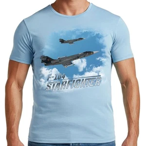 Camiseta F-104G Caza Estelar Alemana en las Nubes Azul Claro Adulto - Imagen 1 de 1