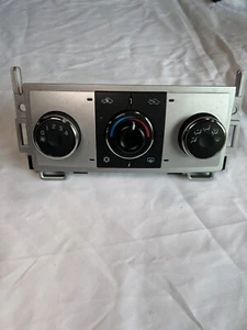 CHEVROLET Malibu Heat/AC Controller manual temperature control (opt C60) 08-12 - Picture 1 of 6