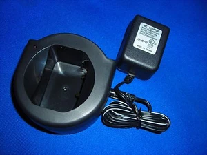 Trickle Battery Charger(UL) For Motorola P/N.:HNN9628/GP300...& HNN9350 GP350... - Picture 1 of 2