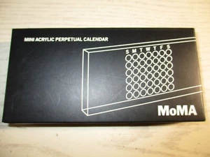MoMA Museum of Modern Art China Center Red Mini Acrylic Perpetual Calendar NOS - Picture 1 of 4
