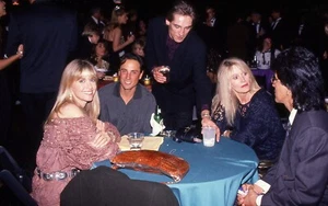 Olivia Newton-John Actress Singer 35mm Colour Slide RS53 - Picture 1 of 2