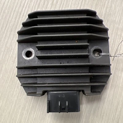 Regulador de voltaje Yamaha OEM 2002-2006 SX Viper Venom Venture 5BN-81960-00-00 Foto 1 de 4