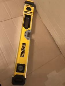 Dewalt DWHT0-43224 Box Beam Level 60cm DHT043224 brand new heavy duty free post - Picture 1 of 8