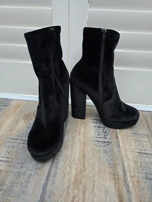 Steve Madden Statdust Vintage 1970s Disco Style Black Velvet Ankle Boots Size 5  - Image 1 of 4