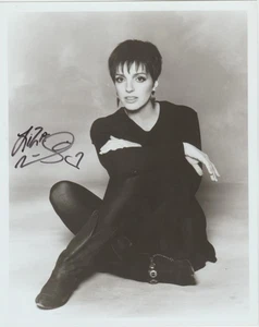 Foto autógrafa firmada por LIZA MINNELLI 8 x 10 con certificado de autenticidad ganadora del Premio de la Academia AUTO - Imagen 1 de 1