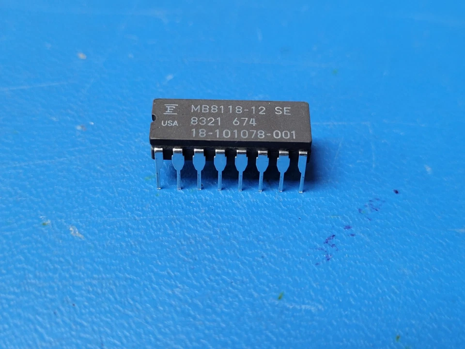 (1 PC) MB8118-12SE FUJITSU Page Mode DRAM 16KX1 120ns NMOS CDIP16 - Image 1 of 1