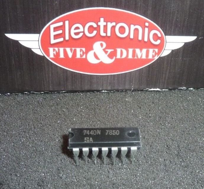 7440N Signetics  Dual 4-Input Positive NAND Buffer IC - Image 1 of 1