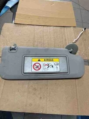 OPEL ASTRA K Right Side Sun Visor 13589920 1.40 Petrol 110kw 2019 21521533 - Image 1 of 2