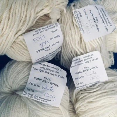Kerry Woollen Mills Aran Wool Yarn 365yds each 4 Skeins Natural White Ivory 200G - Image 1 of 2