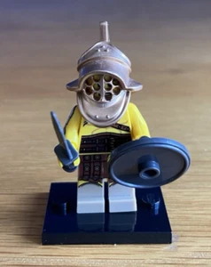 Lego Collectible Minifigure Series 5 Gladiator (col05-2, col066) VGC - Picture 1 of 7