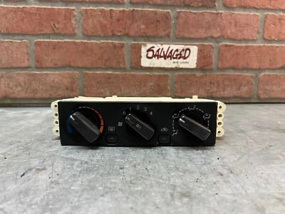 Controles climáticos de temperatura originales OEM MR315296 2000-2002 Mitsubishi Eclipse Foto 1 de 4