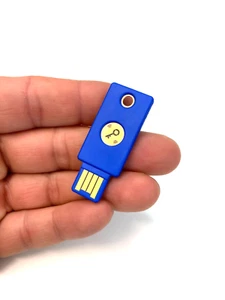 Original Yubico 8880001080 YubiKey Blue Two-Factor Authentic 2FA USB-A FIDO U2F - Bild 1 von 4