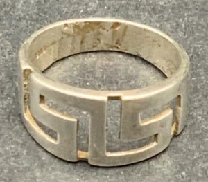 Vintage 925 Sterling Silver Greek Key Maze Design Ring Band Size 8 - Picture 1 of 3