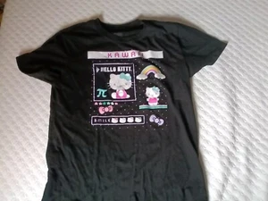 Camisa Arcade Hello Kitty por Sanrio Kawaii Gamer Linda Gato Japonés MEDIANA Negra - Imagen 1 de 4