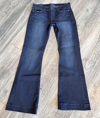 Pantalones de mezclilla para mujer Lucky Brand Stevie tiro medio acampanados 6/28 negros elásticos usados en excelente estado Foto 1 de 4