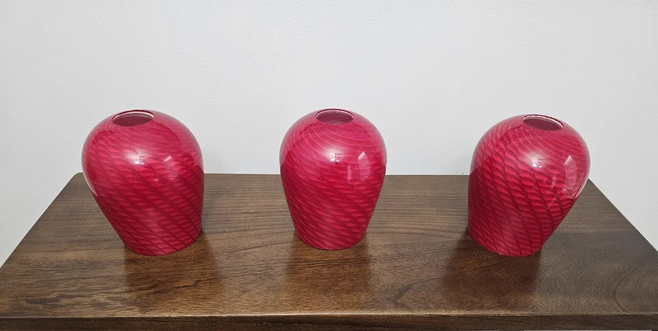 3 PINGENTE DE VIDRO VERMELHO SOPRADO À MÃO ESTILO MURANO TONS CLAROS PADRÃO REDEMOINHO VERMELHO - Imagem 1 de 3