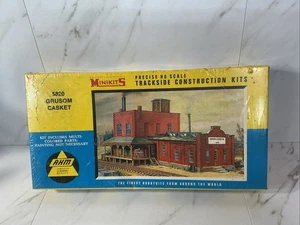  Vintage Alemania AHM Minikits HO Grusom Ataúd #5820 Modelo Kit ~ SELLADO  - Imagen 1 de 15