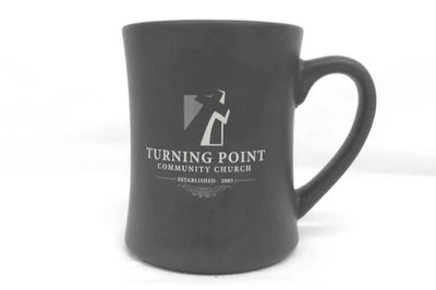 Taza de café gris Turning Point Community Church recuerdo establecida en 2003 Foto 1 de 4