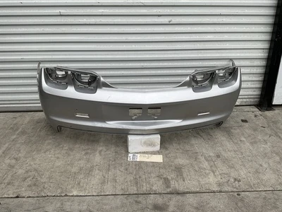 Cubierta de parachoques trasero Chevy Camaro 2010 2013 OEM Foto 1 de 4