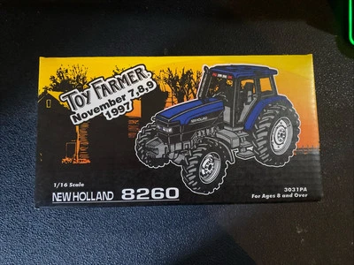 ERTL 1:16 NEW HOLLAND 8260 GEMINI WF TRACTOR, 1997 NAT’L FARM TOY SHOW NIB - Image 1 of 4