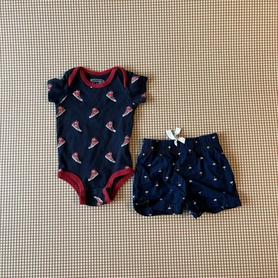 Carter’s 短裤 + 匡威紧身衣裤高帮印花。 3-6 mo 0-6 个月..阅读 — 第 1/4 张图片