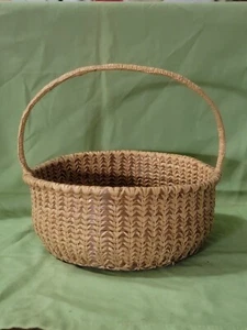 Cesta de almacenamiento vintage tejida para servir agujas de pino con mango - Imagen 1 de 8