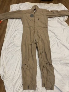 Size 40-42 (?)!Military Desert Tan Flight Suit - Bild 1 von 11