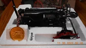 ERTL PRECISION SERIE FARMALL NORMAL 1931 MCCORMICK DEERING 1/16 DRUCKGUSS - Bild 1 von 11
