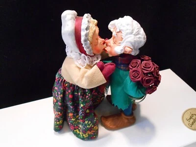 Simpich Character Dolls Elves "Smooch & Sweet Pea" ~Couple Kissing~ Wedding NIB - Image 1 of 4