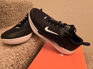 Size 7.5 Men - Nike Zoom Court NXT HC Black/White - Picture 1 of 5