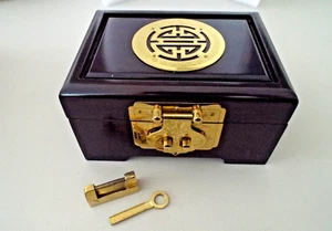 *** WOOD Jewelry BOX WITH KEY 5.5 x 3!! - Picture 1 of 6