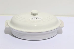 NEW Le Creuset Casserole Classic 27cm/1.7L Oval Dish w/Lid White - Picture 1 of 5
