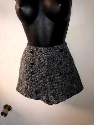 Pantalones cortos holgados de lana tweed gris pequeño Foto 1 de 2