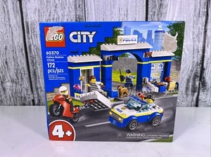 LEGO CITY: Inseguimento alla Stazione di Polizia (60370) - Foto 1 di 7