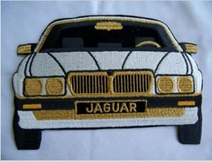 8 in x 5.5 in PLANCHA BORDADA SOBRE APLIQUE BLANCO ORO NEGRO AUTOMÓVIL JAGUAR - Imagen 1 de 1