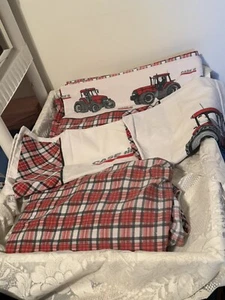 Trattore agricolo vintage Case IH cal. Set lenzuola King rosso nero bianco a quadri - Foto 1 di 10