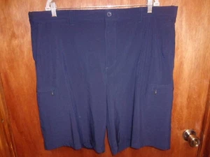 Men's Izod Golf Shorts Size 42 - Picture 1 of 1
