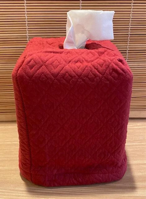 Cubierta de caja de pañuelos Pottery Barn Diamond matelasse roja nueva 100 % algodón Foto 1 de 3