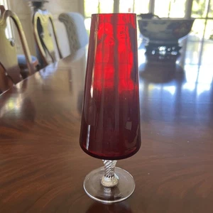 Rote Champagner mundgeblasene Flöte mit klarem verwirbeltem Stiel 8" hoch - Bild 1 von 5