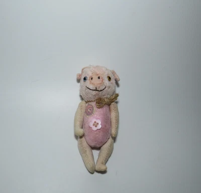 Pink Pig 2016 Raggy Bears Katy Nissen 4" OOAK Handsewn Jtd Miniature Australia - image 1 of 3