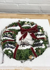 Thomas Kinkade Illuminated Christmas Village 15'' Wreath - Picture 1 of 11