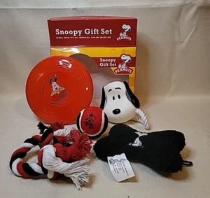 Nuevo en Paquete 5 Piezas Snoopy Perro Juguete Set de Regalo Cacahuetes Woodstock Disco Bola Peluche Hueso Cuerda - Imagen 1 de 24
