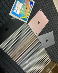 Apple iPad Pro (9.7-inch) A1675 32/128 GB, Wi-Fi + 4G, 9.7 in' - Picture 1 of 11
