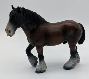 Figura de caballo Schleich 2000 retirado marrón caminante Clydesdale Draft Bay - Imagen 1 de 2