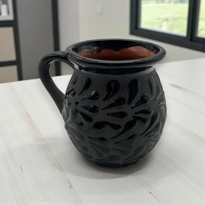 Taza Jarrito de Arcilla Negra | Taza de Café Mexicana Hecha a Mano Foto 1 de 3