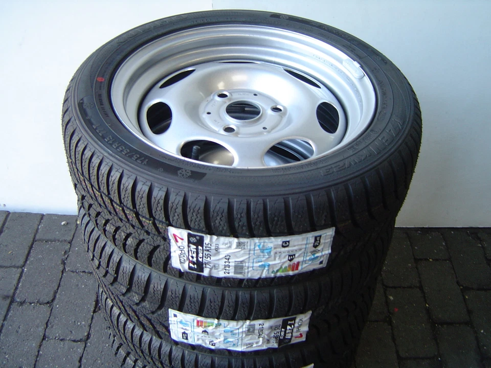 Satz Winterräder auf Stahlfelgen Kumho 155/60R15 /175/55R15 Smart ForTwo 2 Neu  - Bild 1 von 1