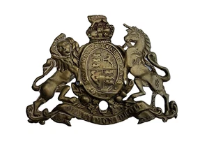 Antigua figura antigua de caballo y león compañía de las Indias Orientales monograma de latón raro - Imagen 1 de 9